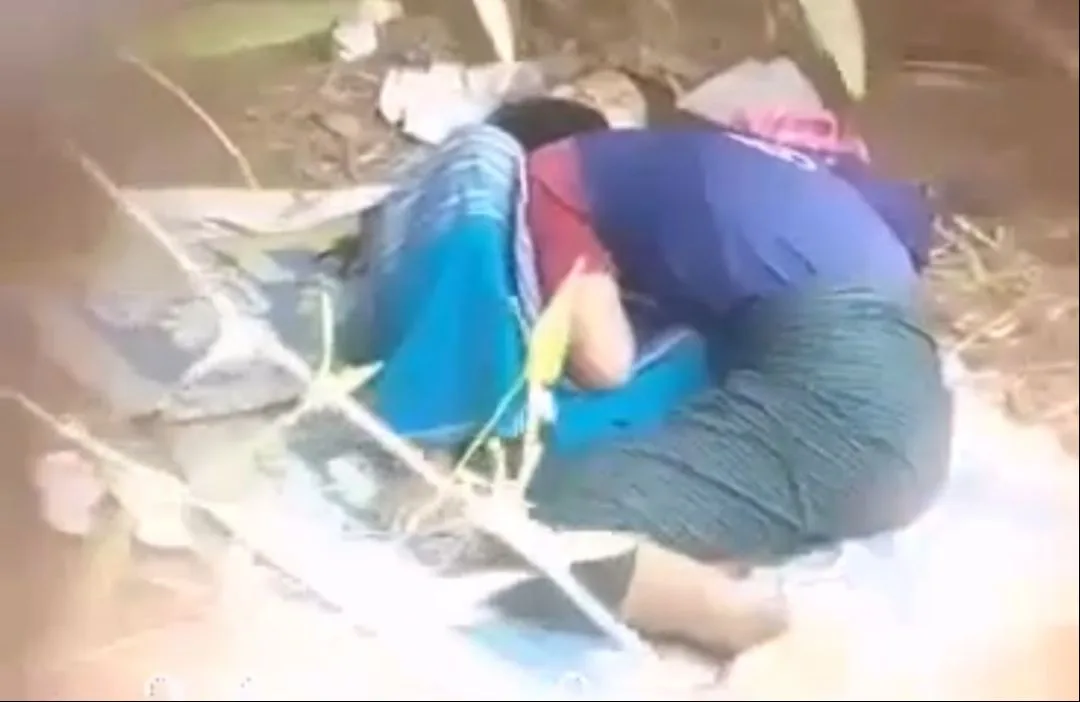 မြန်မာချောင်းရိုက် (၅၀) – Teen Couple Outdoor Dating Pussy Finger Fuck