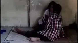 ဖင်ထောင်ဆွဲတဲ့ လူငယ်စုံတွဲ