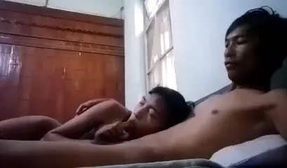 ပုလွေပေးပြီးတက်ဆောင့်တဲ့ ကိုယ်တိုင်ရိုက်လေး