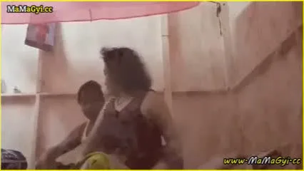 ခြင်ထောင်ထဲမှာဆွဲတဲ့မြန်မာလင်မယား ဟုမ်းမိတ်